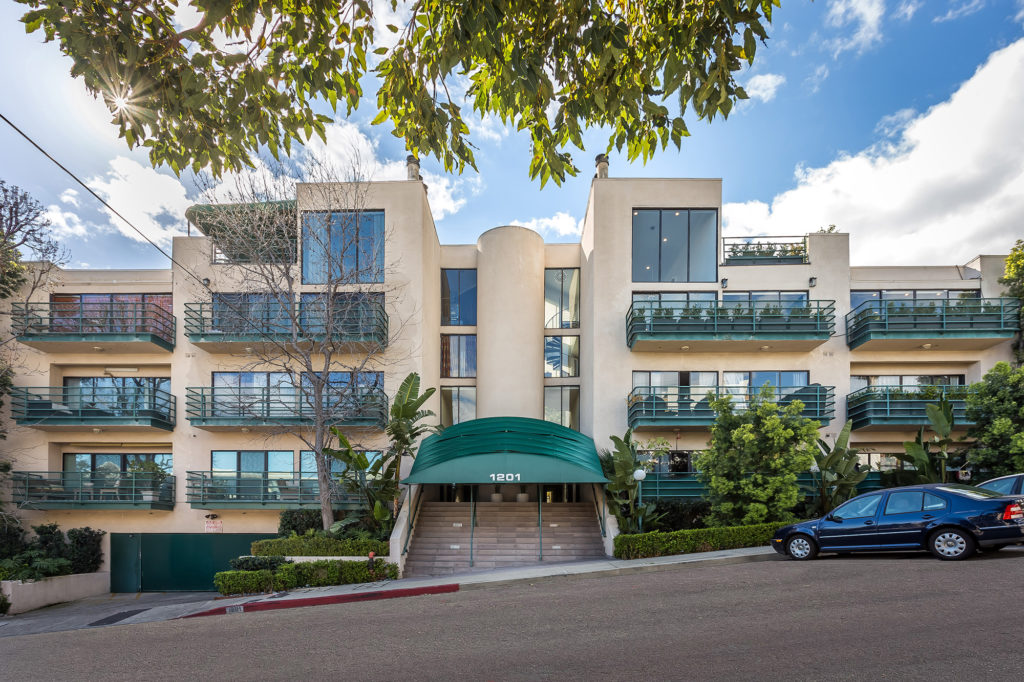 1201-Larrabee-Street_Medium_RES